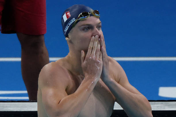 想要小V脸?试试游泳这项全身运动带来的面部塑形效果