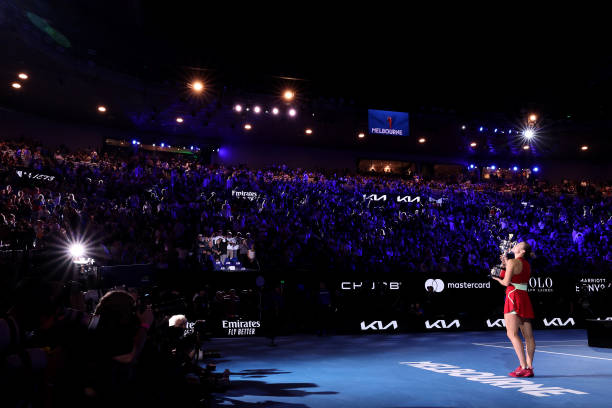 最新战报：CCTV5网球直播，顶尖选手激烈交锋！