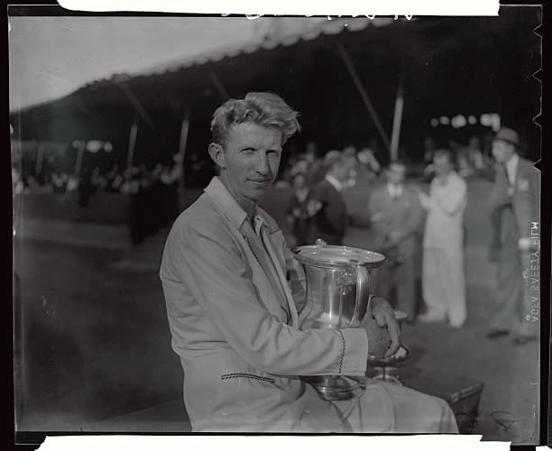 跪着更专业？细说网球球童特殊姿势的由来