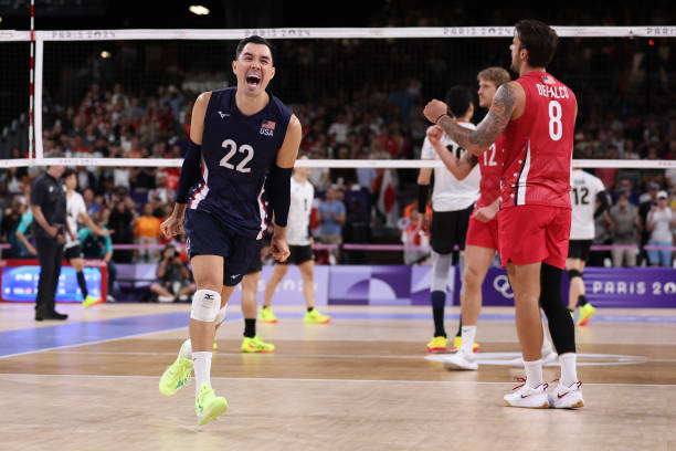 冯坤与冯乾：历史记载中的兄弟形象对比