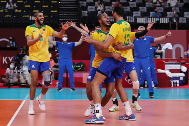 现代排球战术中的灵活站位与角色互换