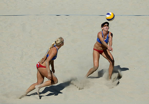 打好每一球：初中生排球正确姿势的细节讲解